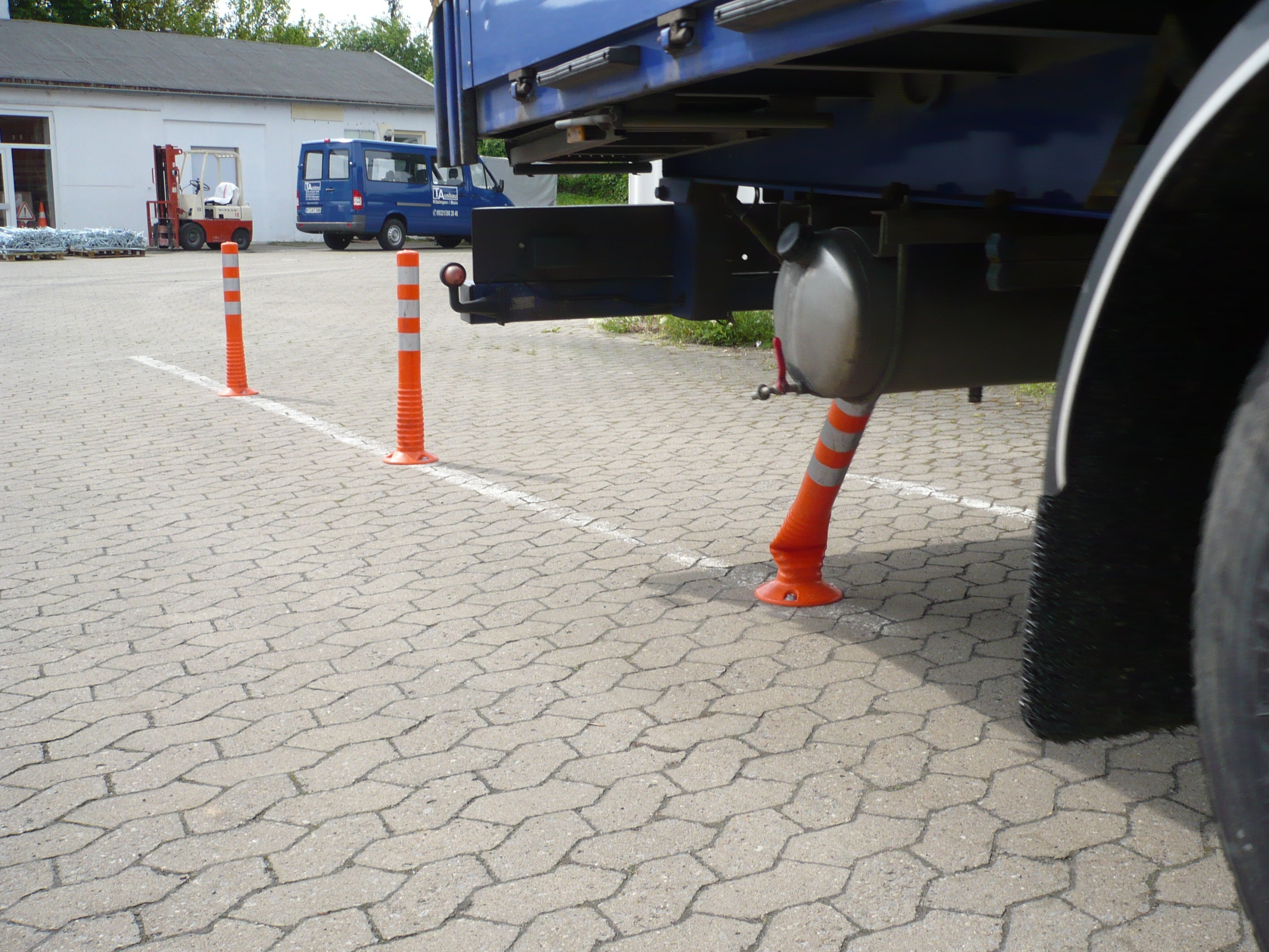 Flexbrite™ Flexibler Poller 750 mm (Orange/Weiß)