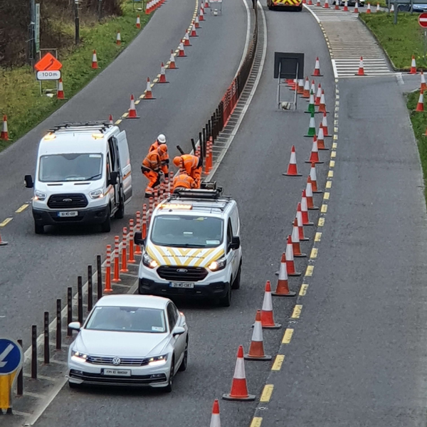 FlexBrite™ Flexibler Poller 1000 mm (Orange/Weiß)