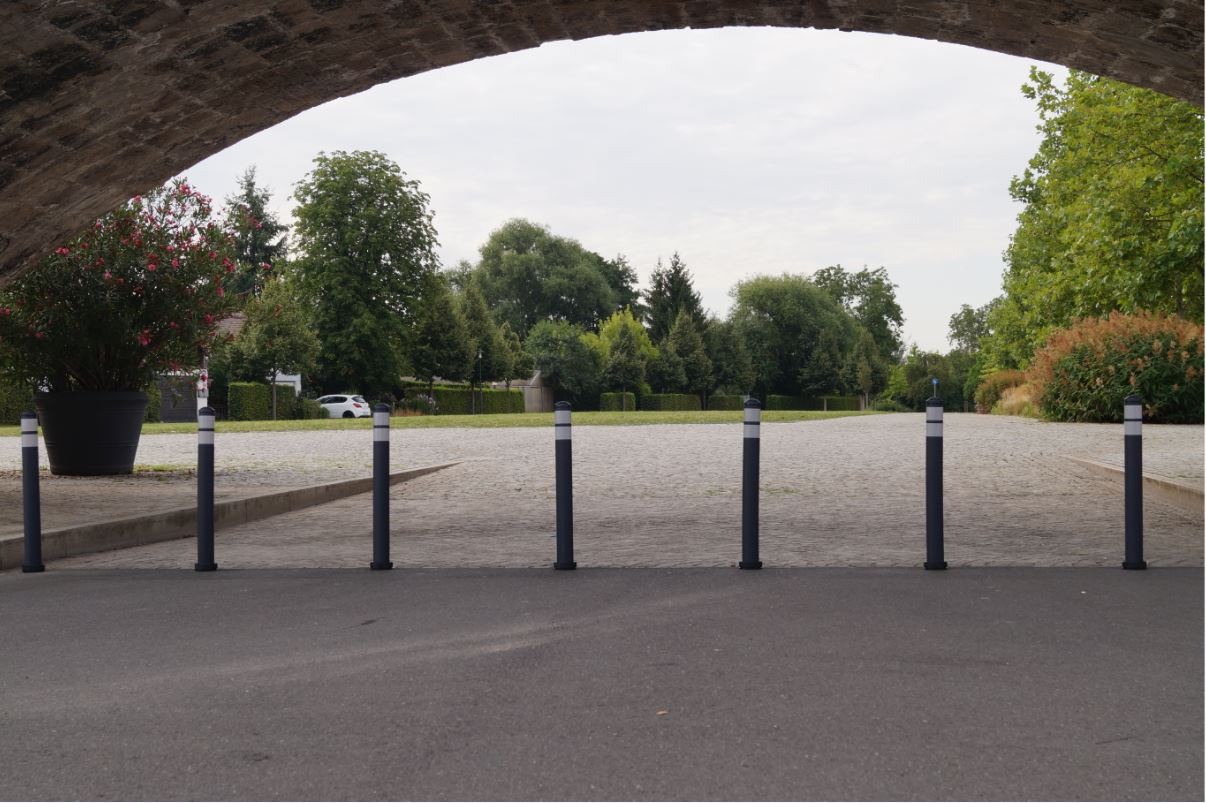 Flexbrite™ Metro Flexibler Poller