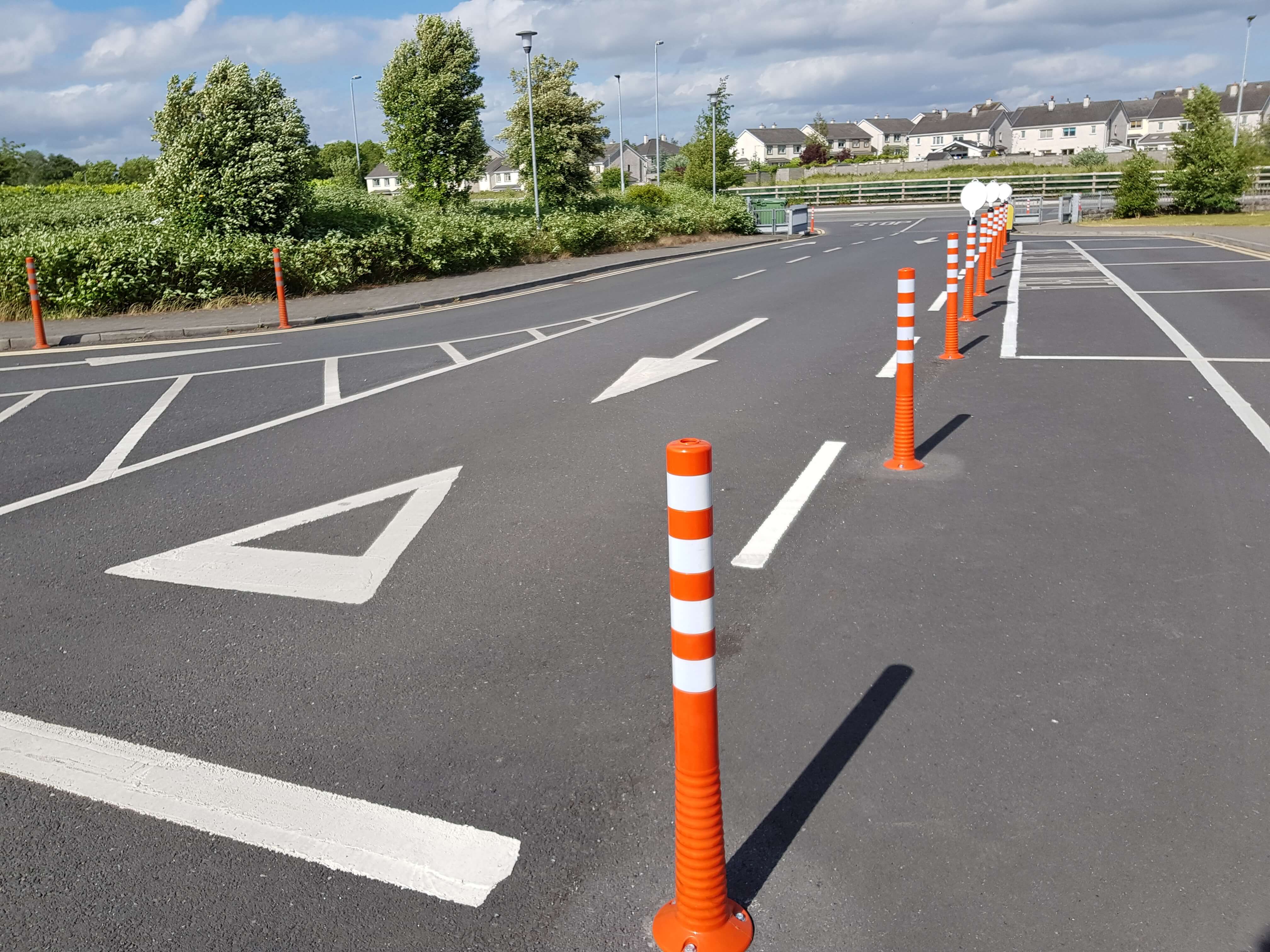 FlexBrite™ Flexibler Poller 1000 mm (Orange/Weiß)