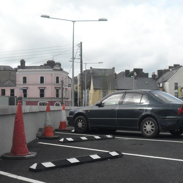 Park It 1800 mm Gummi-Radstop (weiß)