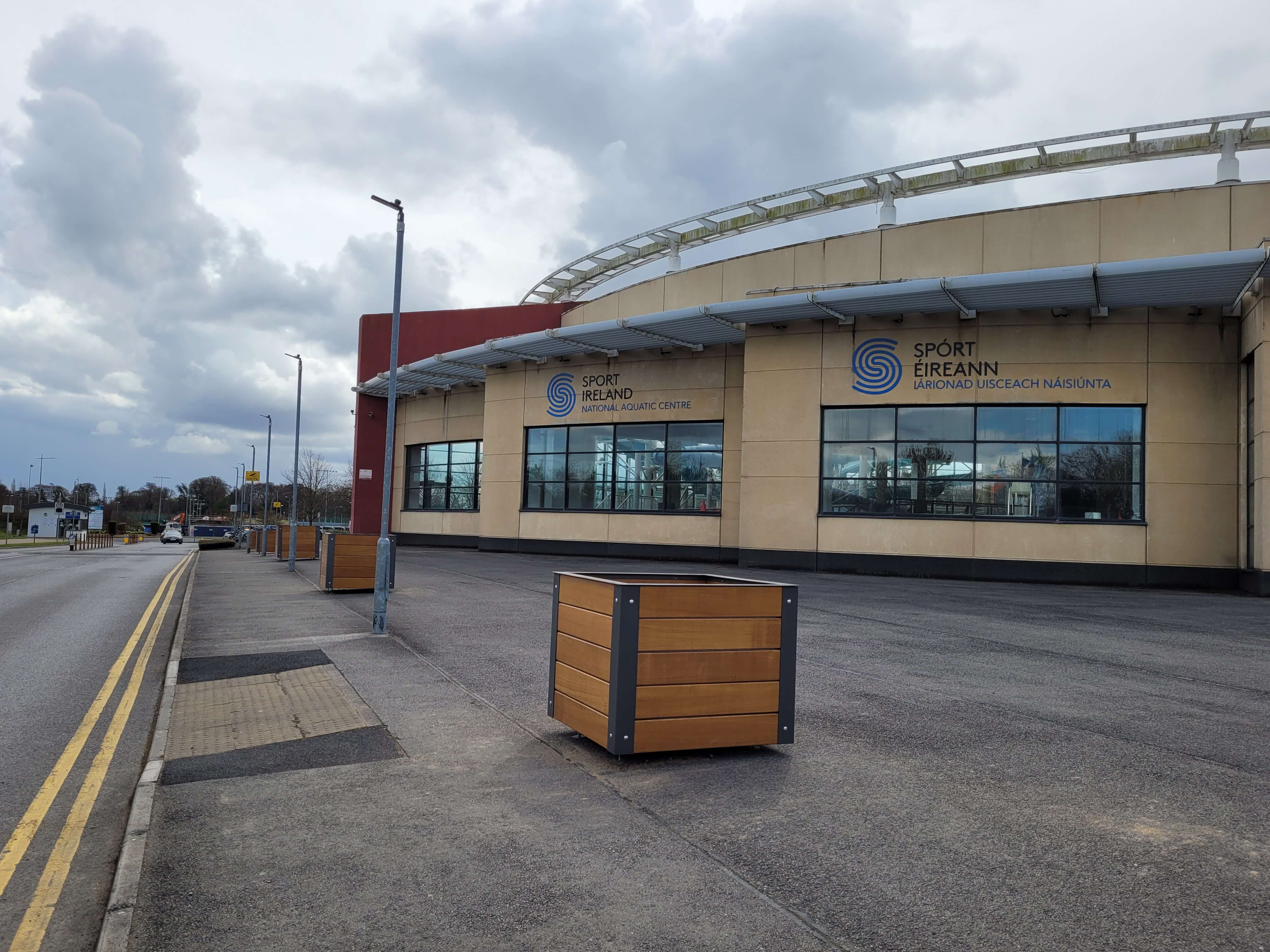 Pflanzbehälter Silaos aus Stahl & Holz